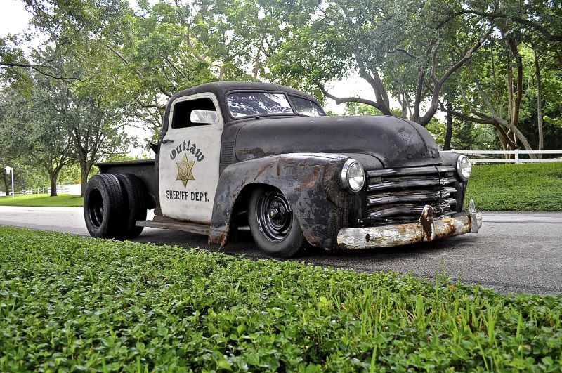 Ordinance Chevy Pick Up-162 and Sheriff rat rod :)